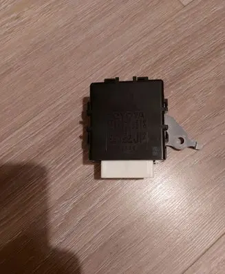 Toyota C-HR I Window wiper relay 85940F4010 4230003010