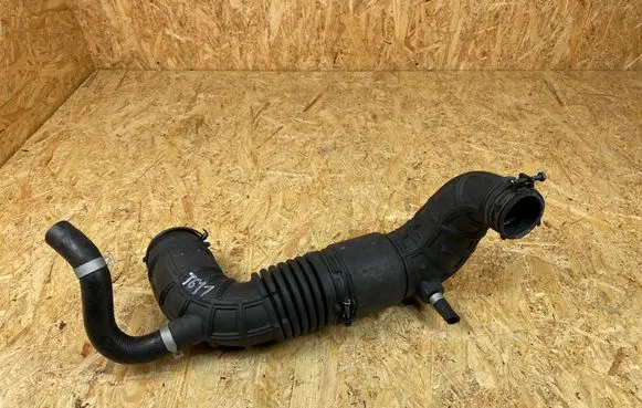 Air intake hose/pipe