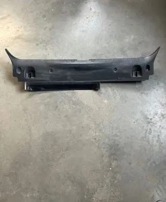 BMW 7 E65 E66 Trunk/boot sill cover protection 8223560