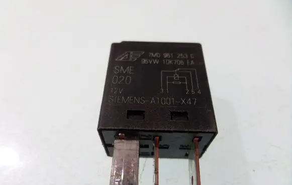 Ford Galaxy Other relay 7M0951253C 95VW10K705EA