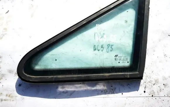 Volkswagen Sharan Front triangle window/glass 