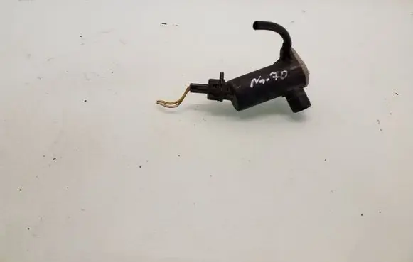 Ford Fiesta Windscreen/windshield washer pump