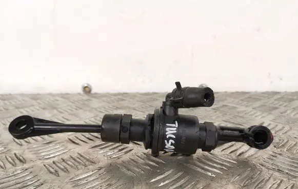 Hyundai Tucson TL Clutch master cylinder NG10090