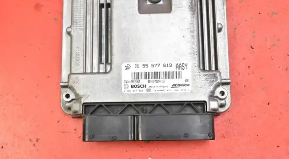 Opel Insignia A Engine control unit/module ECU 55577619