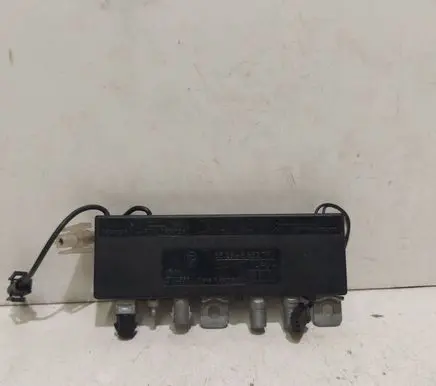 BMW 5 E39 Antenna control unit 65258352774