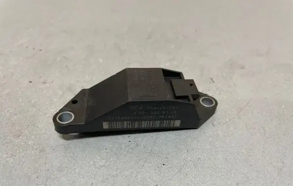 Mercedes-Benz E W211 Airbag deployment crash/impact sensor A0018209326
