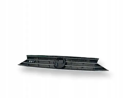 Volkswagen PASSAT B8 Front bumper upper radiator grill 3G0853653