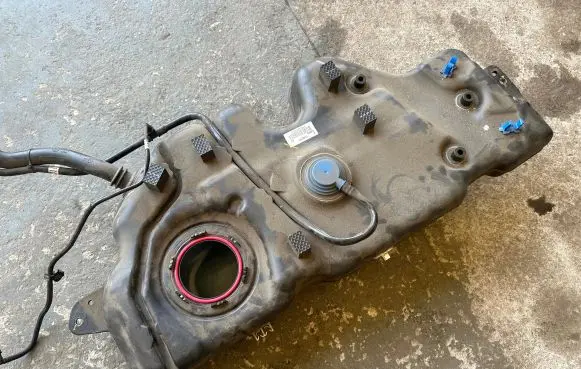 Renault Arkana Fuel tank 172036305R
