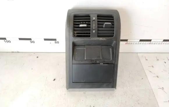 Volkswagen PASSAT B6 Rear air vent grill 3C0863615