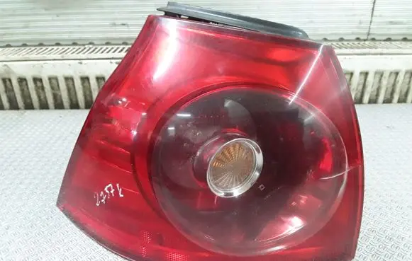 Volkswagen Golf V Rear/tail lights