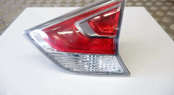Nissan X-Trail T32 Tailgate rear/tail lights