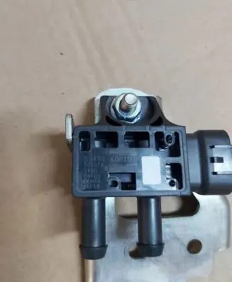 Toyota Yaris XP210 EGR thermostat 89481-K0010