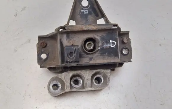 Mitsubishi Outlander Engine mount bracket