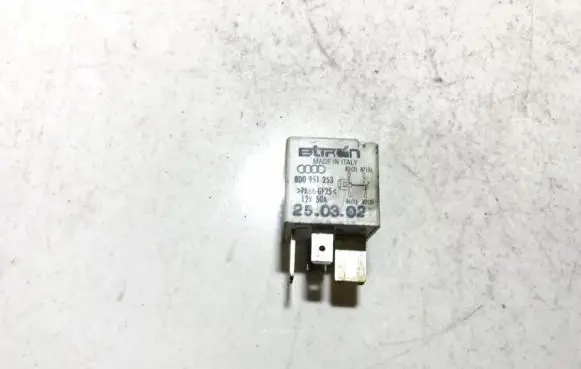Volkswagen PASSAT B5.5 Other relay 8d0951253