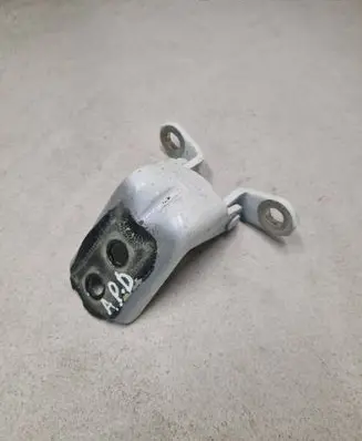 Nissan Leaf II (ZE1) Front door lower hinge A047742