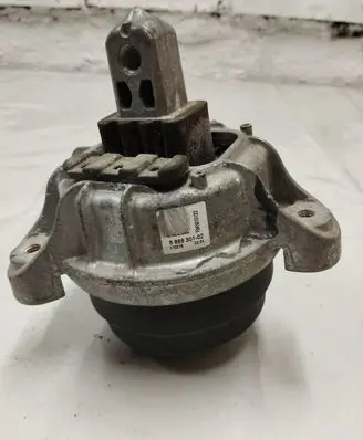 BMW 5 F10 F11 Engine mount bracket 6868301