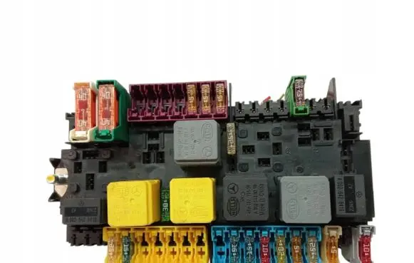 Mercedes-Benz B W246 W242 Fuse box set A2469060093