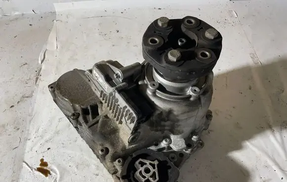 BMW 3 F30 F35 F31 Gearbox transfer box case 8643150