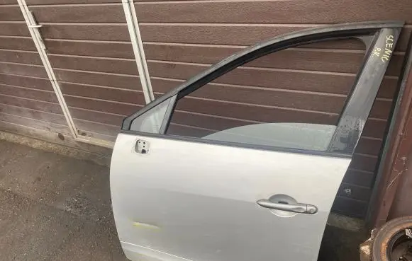 Renault Scenic III - Grand scenic III Front door 8200722326