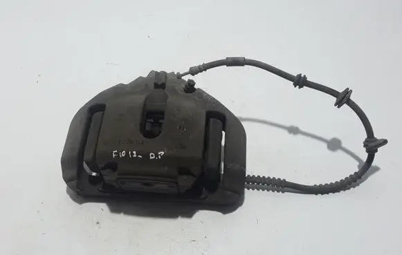 BMW 5 F10 F11 Front brake caliper 6786818