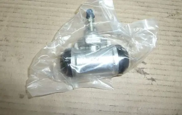 Nissan Terrano Front brake caliper J3231073