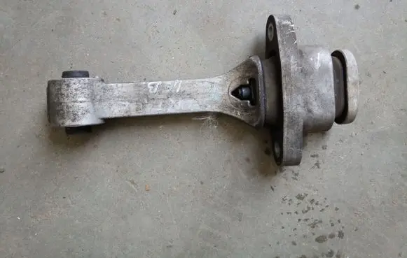 KIA Sportage Gearbox mount