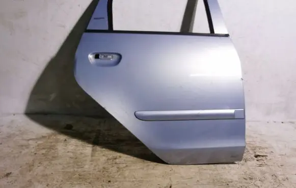 Mitsubishi Colt Rear door