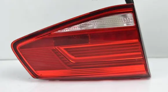 Tailgate rear/tail lights
