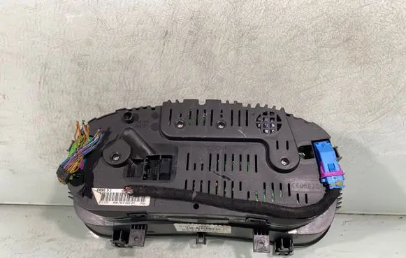 Volkswagen Golf IV Speedometer (instrument cluster) 1j0920926c