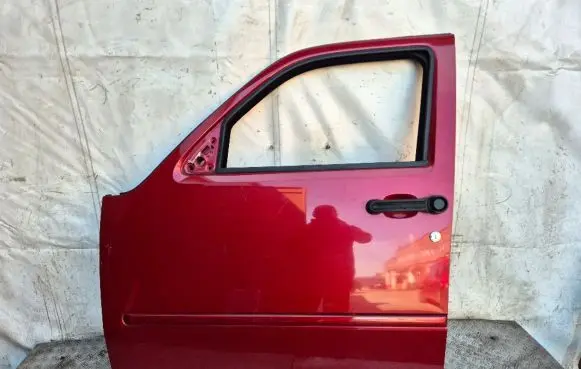 Dodge Nitro Front door