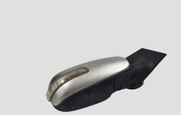 Toyota Avensis T250 Front door electric wing mirror