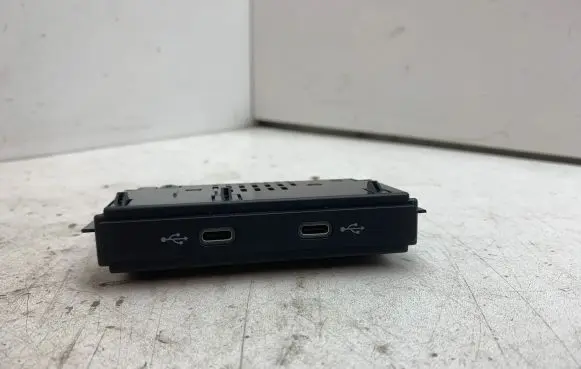 Cupra Formentor USB socket connector 5NA035736