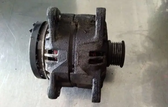 Renault Laguna II Generator/alternator 0124525043 8200175210
