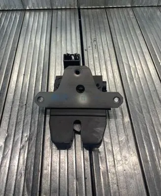 Tailgate/trunk/boot lock/catch/latch