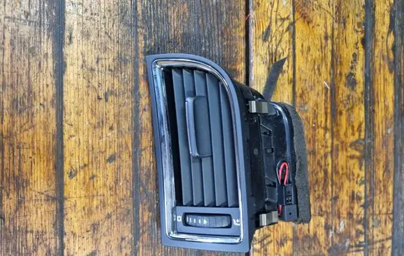 Skoda Superb B6 (3T) Dashboard side air vent grill/cover trim 3T0819701