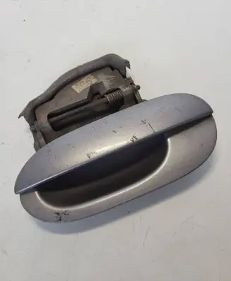 BMW 5 E39 Rear door check strap stopper 5122824566