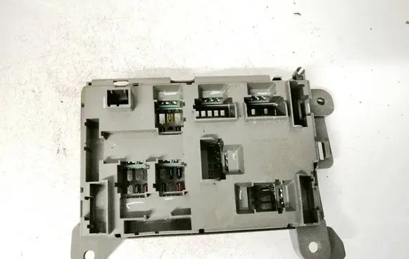 BMW X5 E70 Fuse box set B010105300