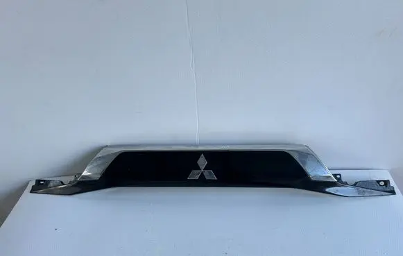 Mitsubishi Outlander Tailgate trim 5817A26502