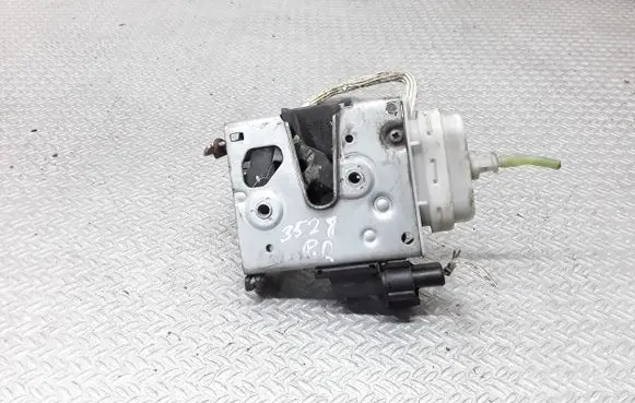 Audi A8 S8 D2 4D Front door lock 8D1837016F