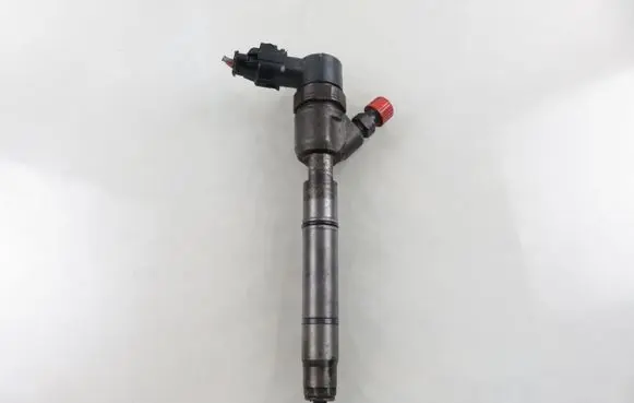 Hyundai i30 Fuel injector 338002A900 0445110320
