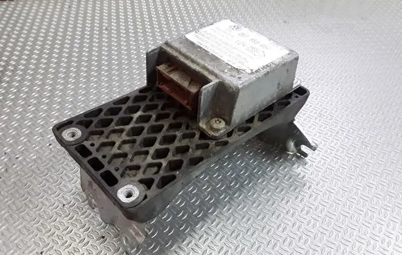 Volkswagen PASSAT B4 Airbag control unit/module 357959656