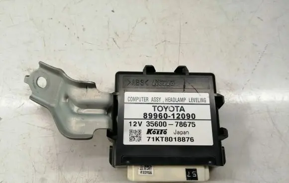 Toyota Auris 150 Light module LCM 8996012210 3560078675