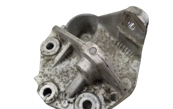 Peugeot 508 Engine mounting bracket 9647646380