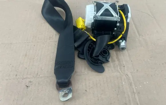 Volkswagen Tiguan Front seatbelt 5N2857705A
