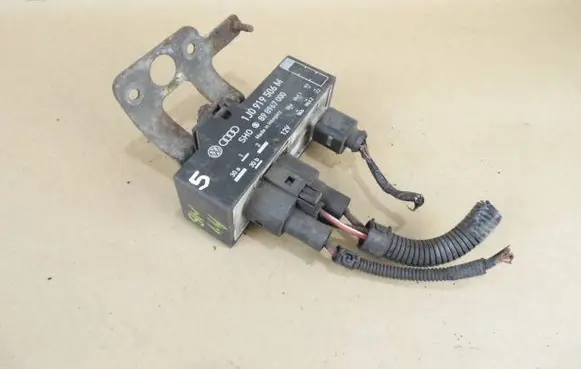Volkswagen Polo IV 9N3 Coolant fan relay 1J0919506M 898967000