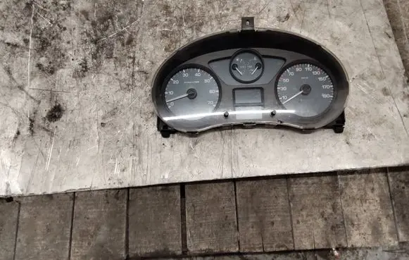 Citroen Berlingo Speedometer (instrument cluster)