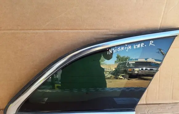 Opel Insignia A Rear side window