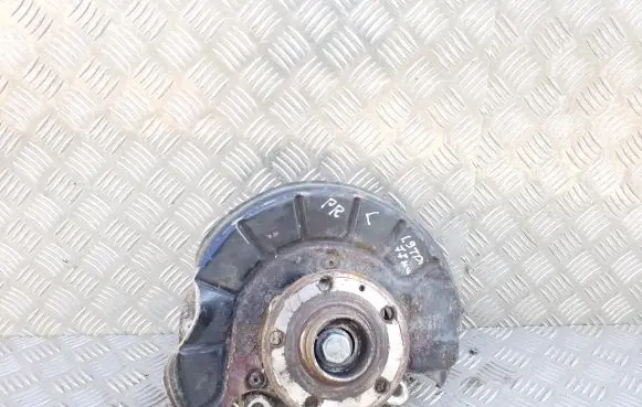 Volkswagen PASSAT B6 Front wheel hub