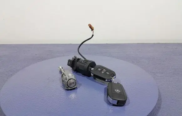 Chevrolet Combo Ignition lock 9663123380
