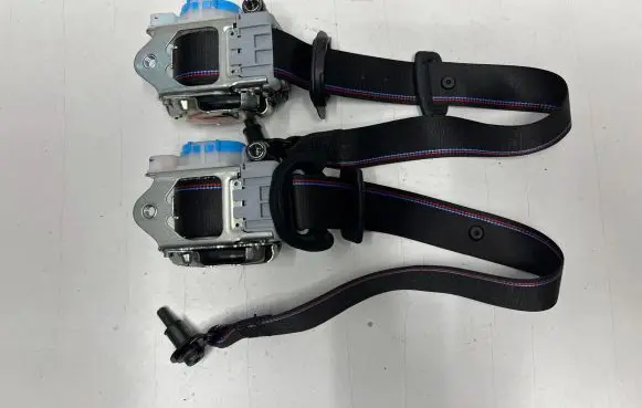 BMW 2 G42 Front seatbelt